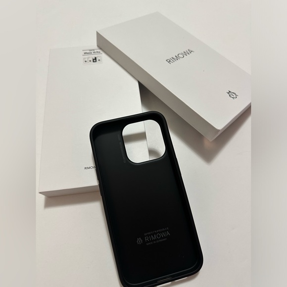Rimowa iphone case compatible for iPhone 15 Pro - Picture 9 of 9